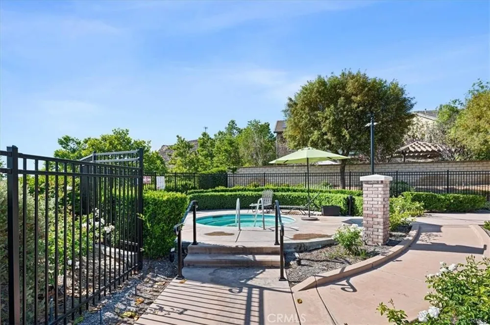 26525 Craftsmen Court Saugus, CA 91350