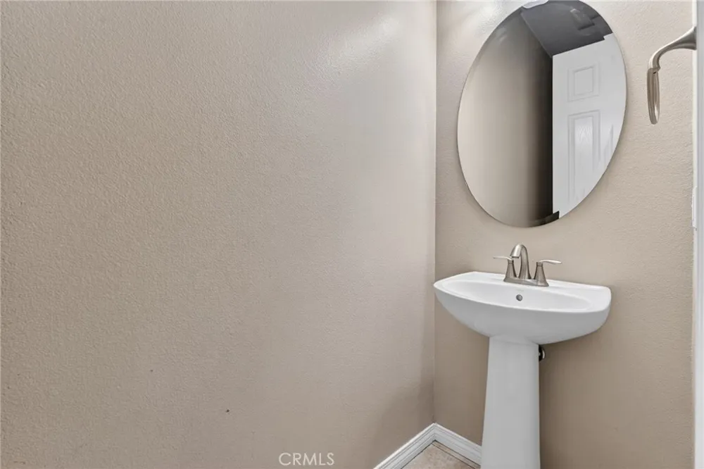 26525 Craftsmen Court Saugus, CA 91350