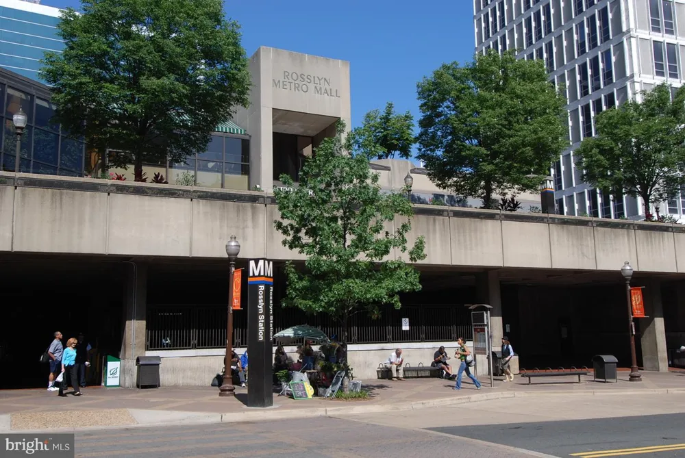 1021 ARLINGTON BLVD BOULEVARD #1125 Rosslyn, VA 22209