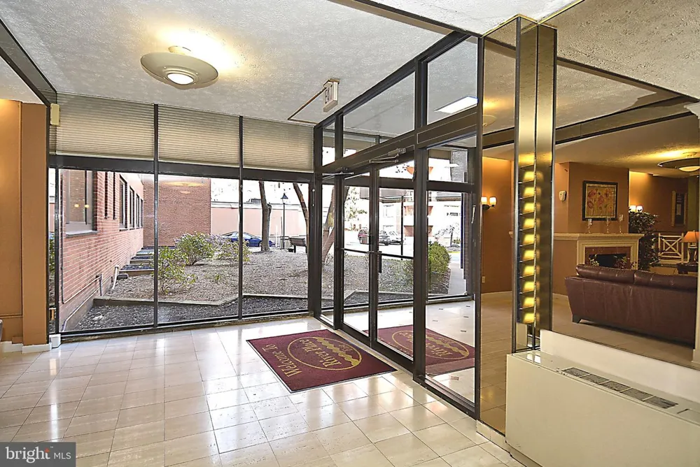 1021 ARLINGTON BLVD BOULEVARD #1125 Rosslyn, VA 22209