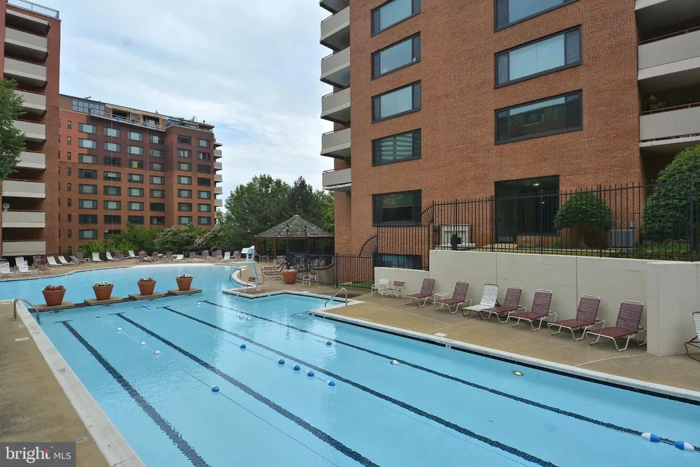 1021 ARLINGTON BLVD BOULEVARD #1125 Rosslyn, VA 22209