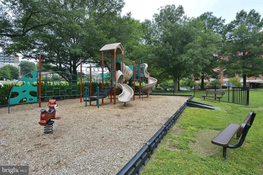 1021 ARLINGTON BLVD BOULEVARD #1125 Rosslyn, VA 22209