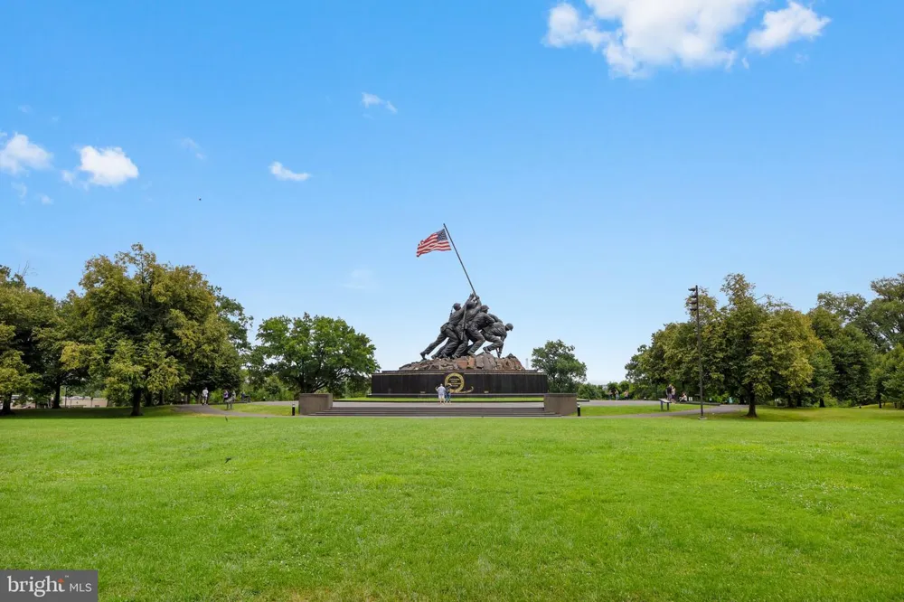 1021 ARLINGTON BLVD BOULEVARD #1125 Rosslyn, VA 22209