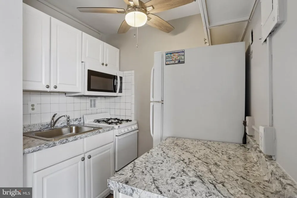 1021 ARLINGTON BLVD BOULEVARD #1125 Rosslyn, VA 22209