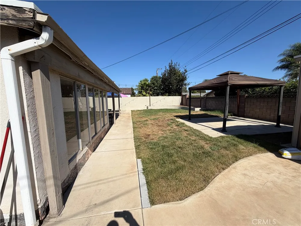 21112 E Brookport Covina, CA 91724