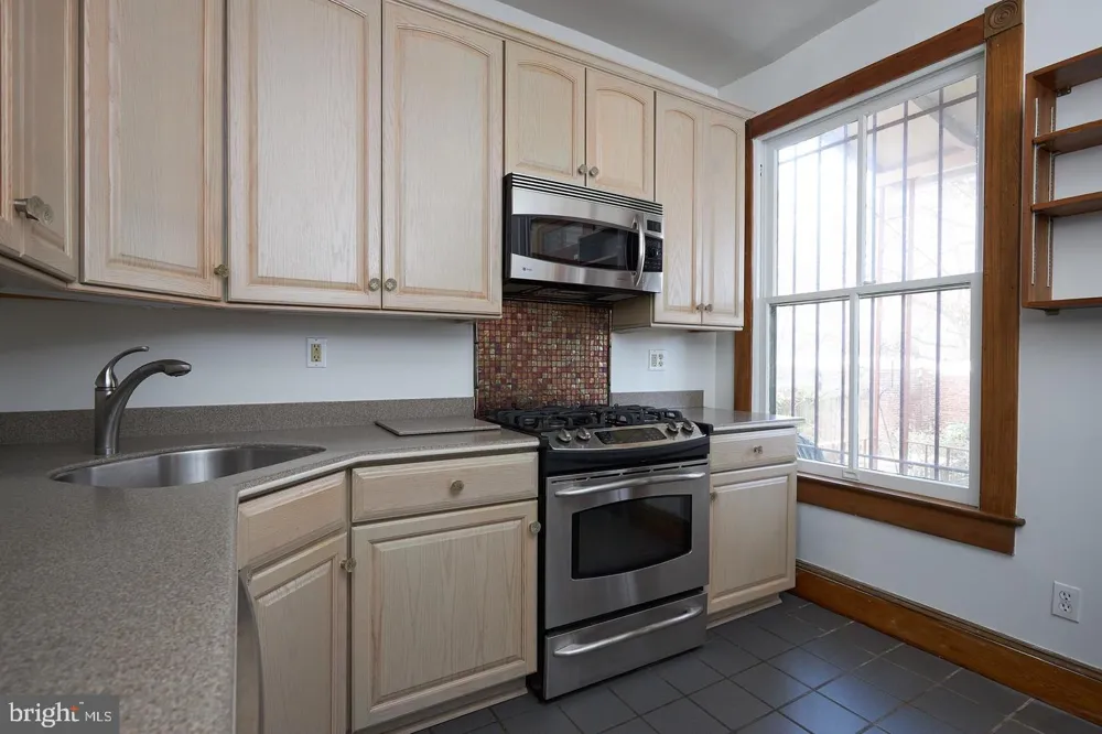 1427 E CAPITOL STREET NE Washington, DC 20003