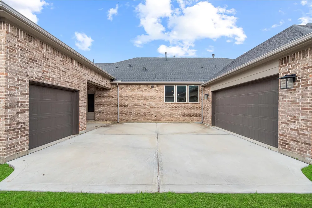 20210 Rolling Vista Drive Cypress, TX 77433
