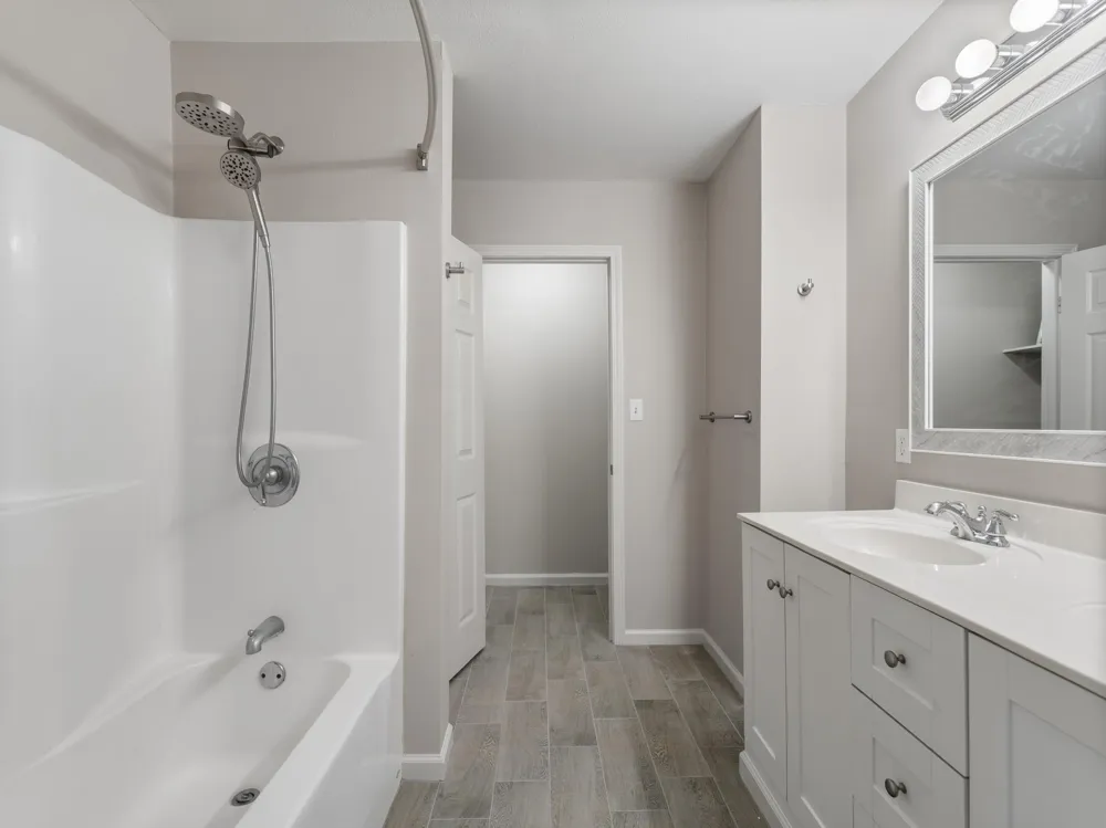 1620 Baylor Bay City, TX 77414