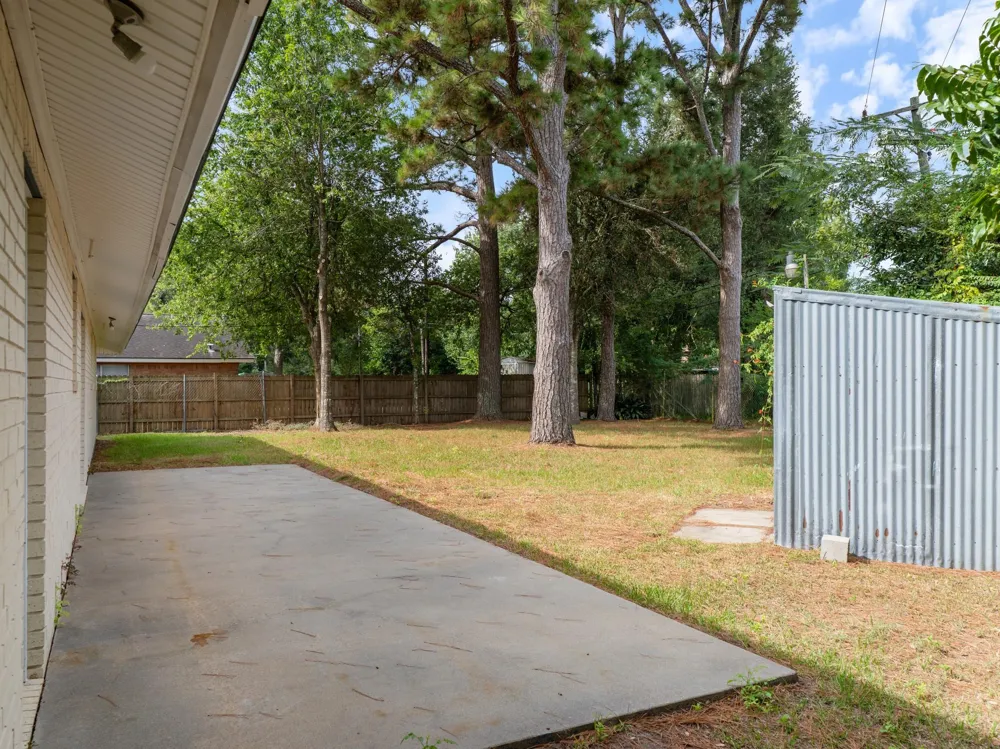 1620 Baylor Bay City, TX 77414