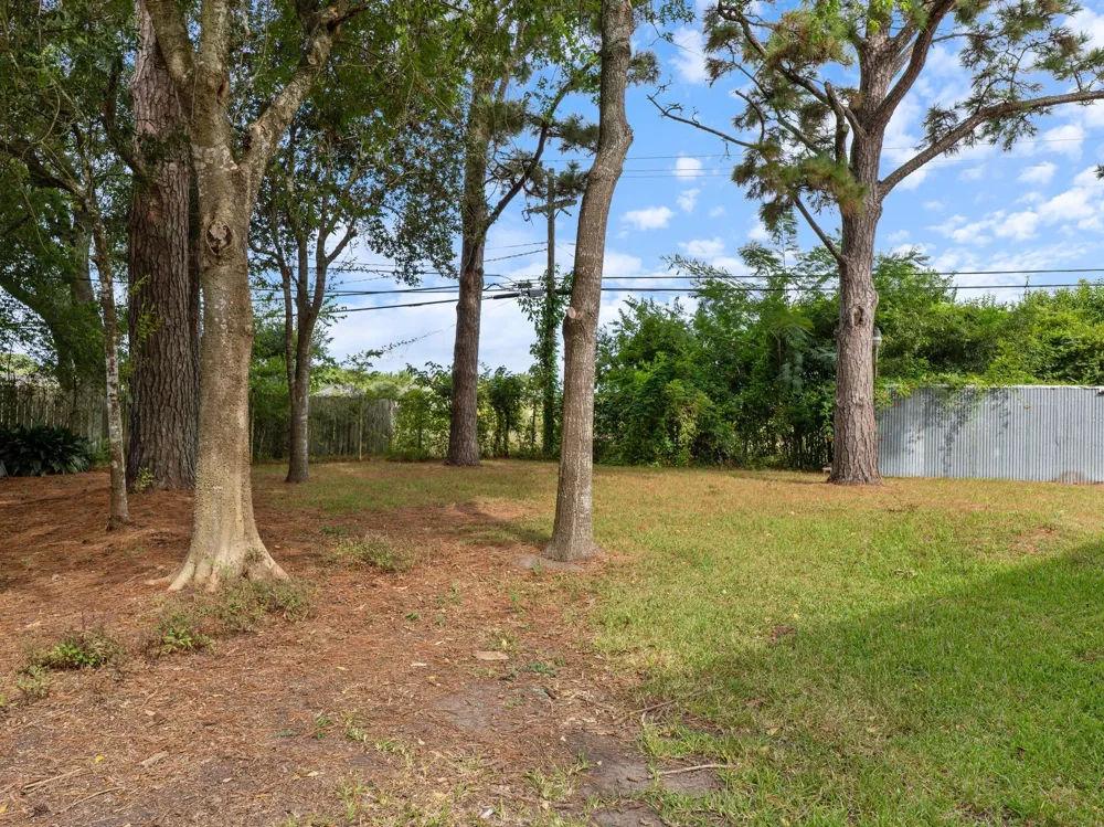 1620 Baylor Bay City, TX 77414