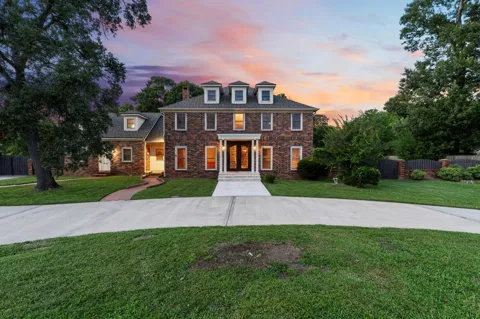 1514 Country Club Drive