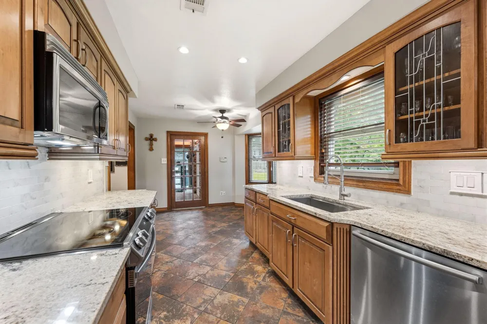 1514 Country Club Drive Crosby, TX 77532