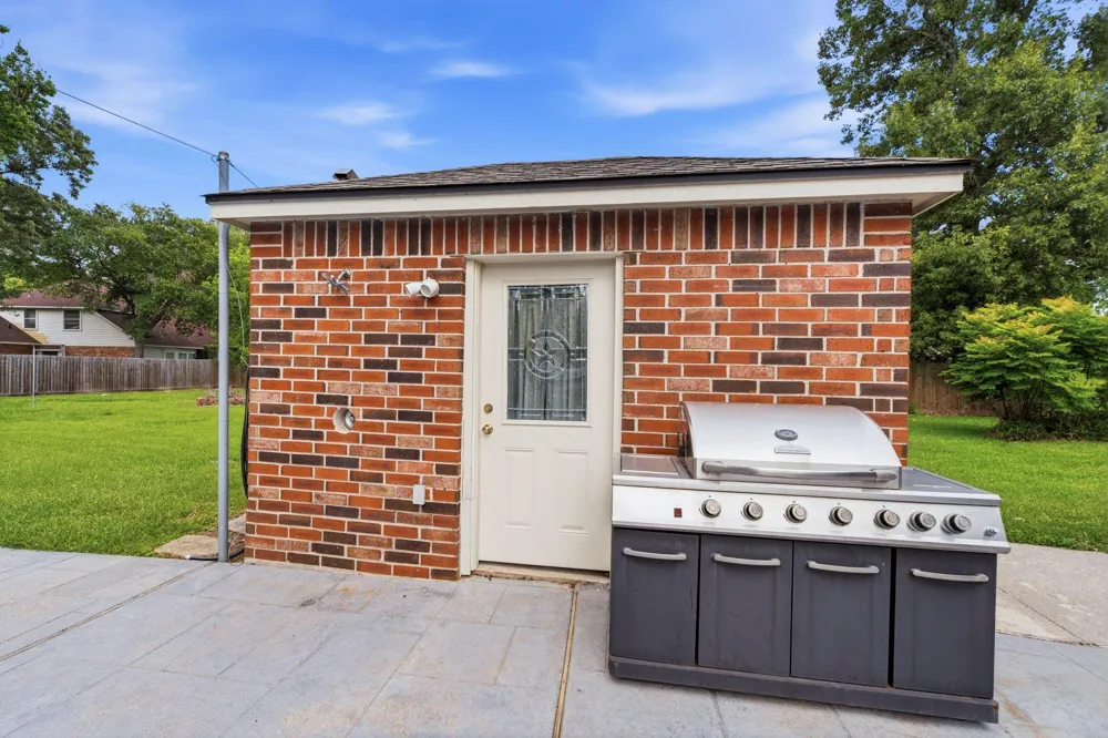 1514 Country Club Drive Crosby, TX 77532