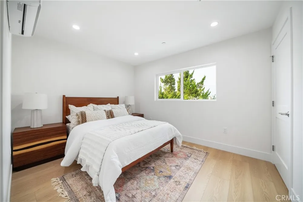 19920 Kittridge Street Winnetka, CA 91306
