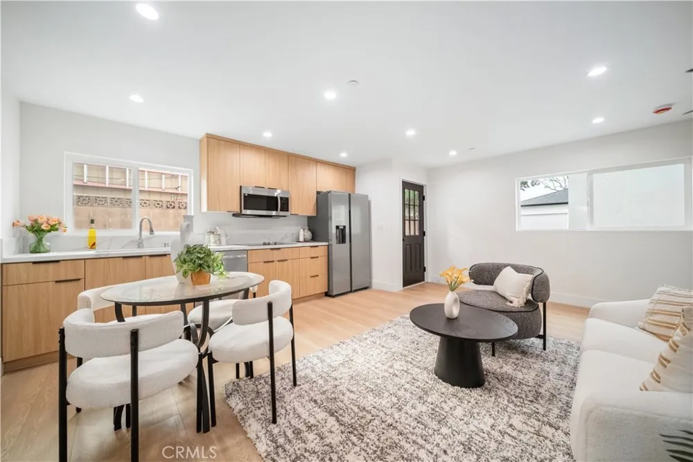 19920 Kittridge Street Winnetka, CA 91306