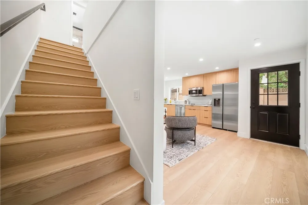 19920 Kittridge Street Winnetka, CA 91306
