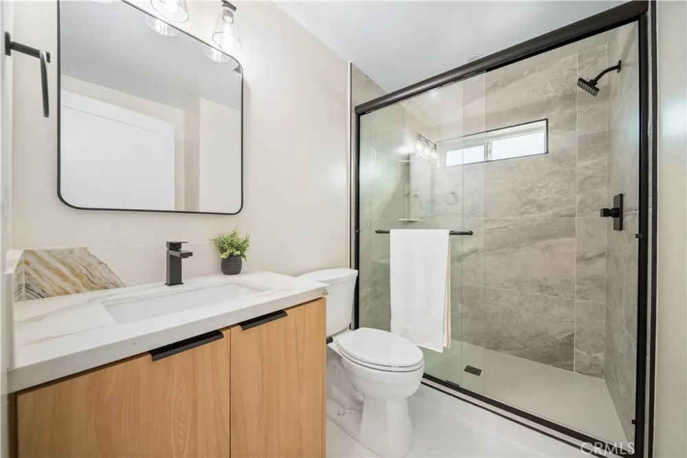 19920 Kittridge Street Winnetka, CA 91306