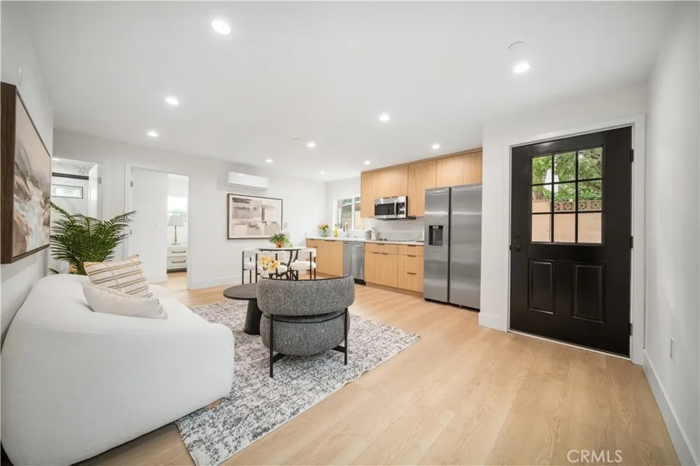 19920 Kittridge Street Winnetka, CA 91306