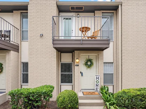 2021 Spenwick Drive #811