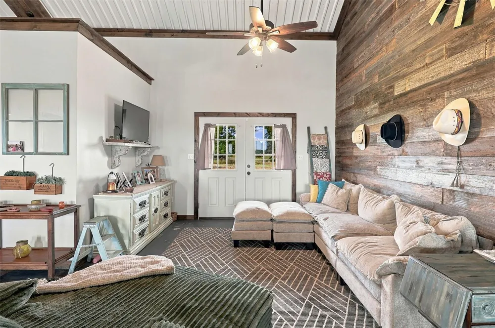 1792 Stockold Road Sealy, TX 77474