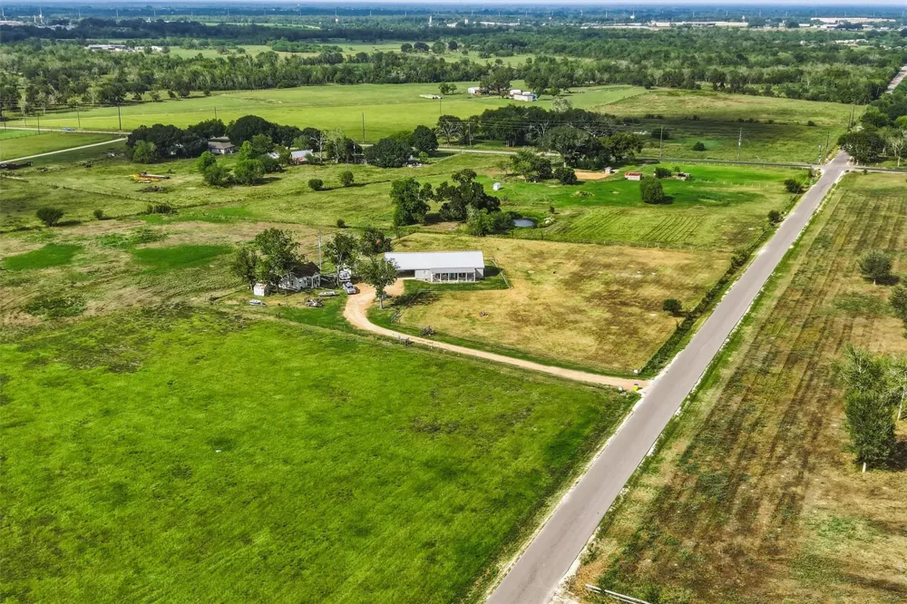 1792 Stockold Road Sealy, TX 77474