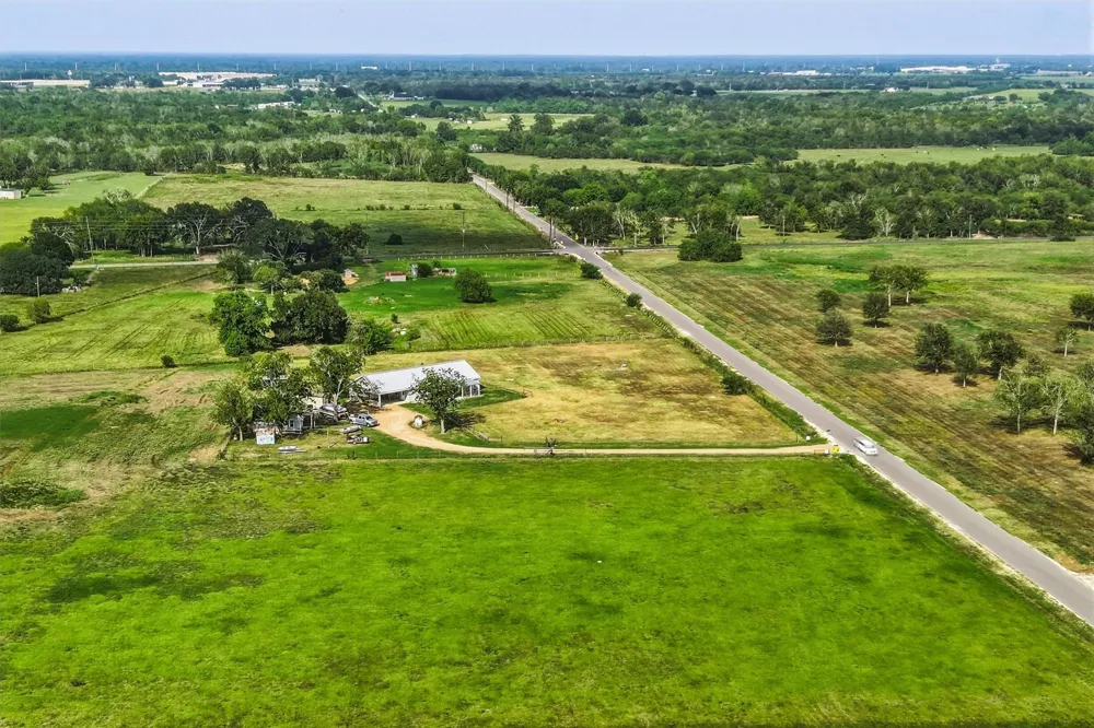 1792 Stockold Road Sealy, TX 77474