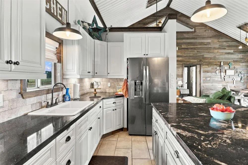 1792 Stockold Road Sealy, TX 77474