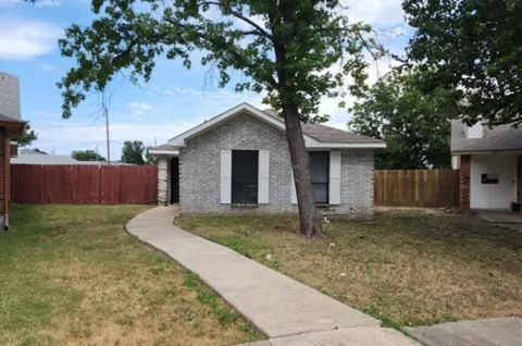 305 Meadow Court