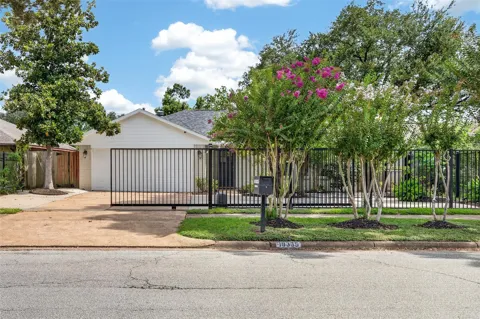 10335 Emnora Lane