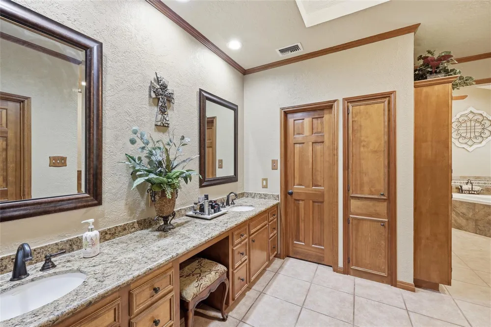 751 Lakeshore Drive Brookeland, TX 75931