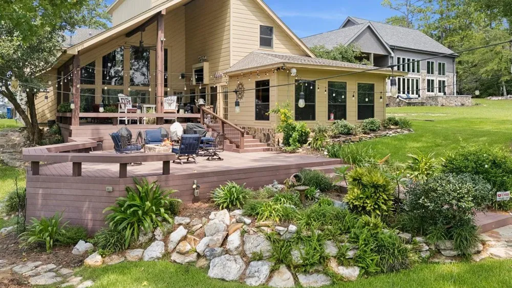 751 Lakeshore Drive Brookeland, TX 75931