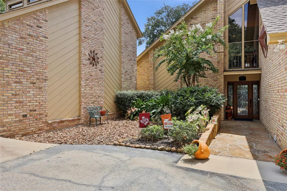 751 Lakeshore Drive Brookeland, TX 75931