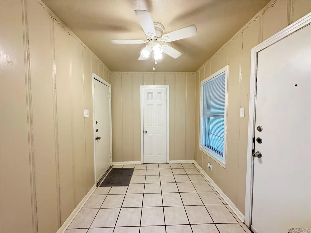 1504 E Fayle Street Baytown, TX 77520