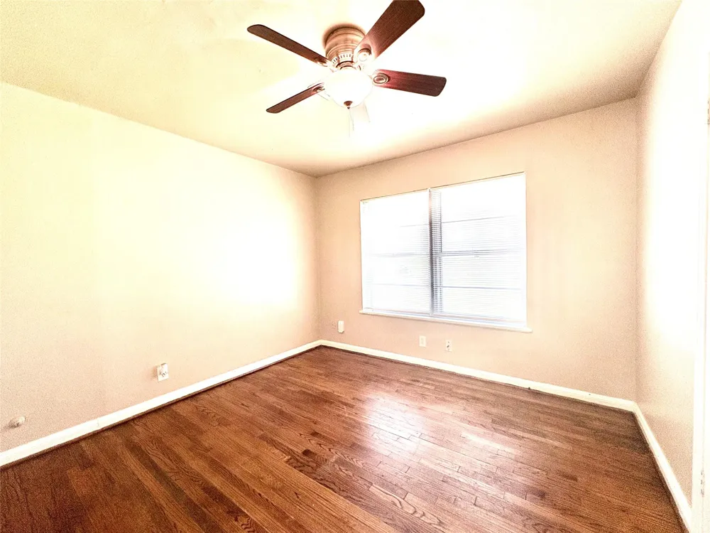 1504 E Fayle Street Baytown, TX 77520