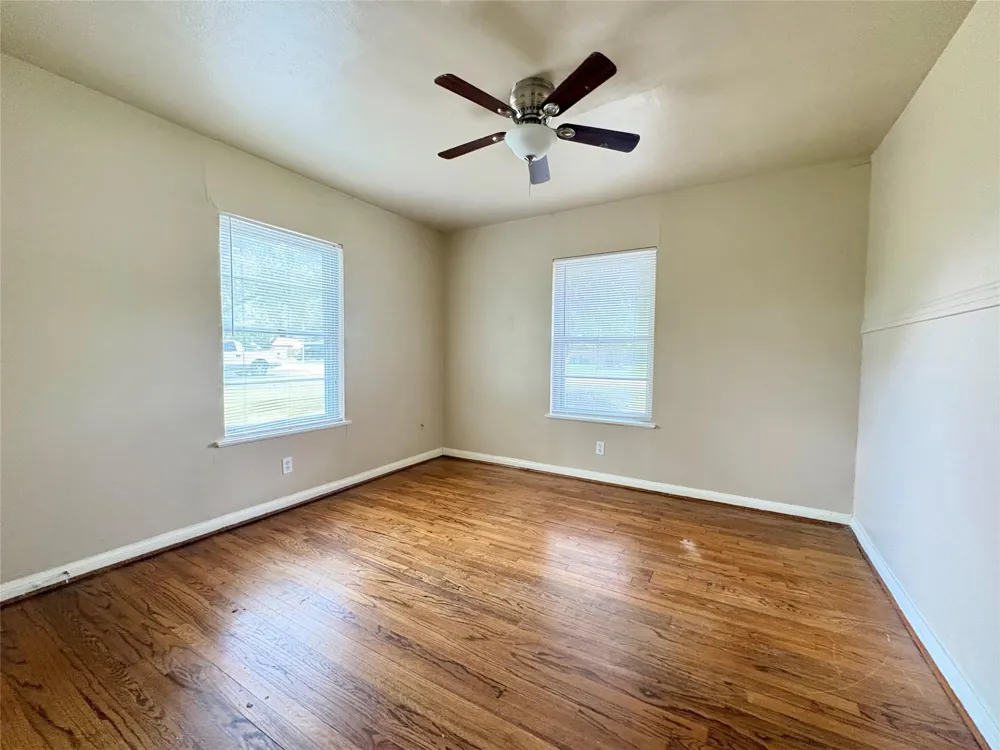 1504 E Fayle Street Baytown, TX 77520