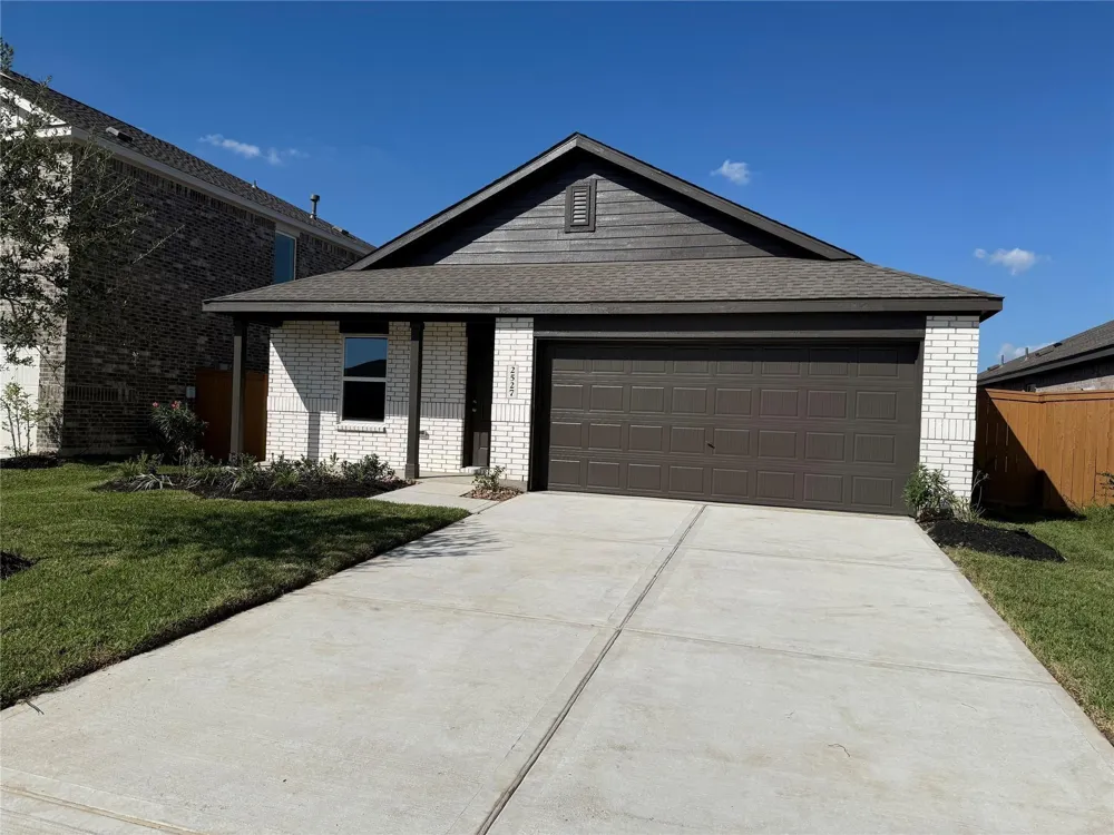 2527 Night Emerald Drive Rosharon, TX 77583