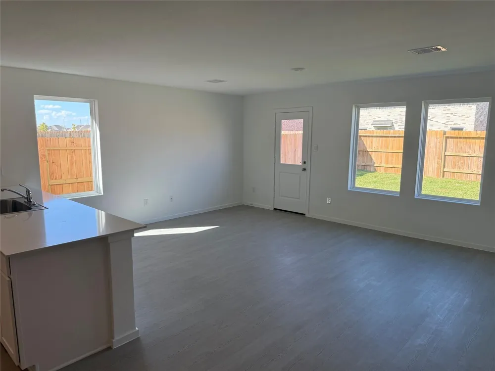 2527 Night Emerald Drive Rosharon, TX 77583