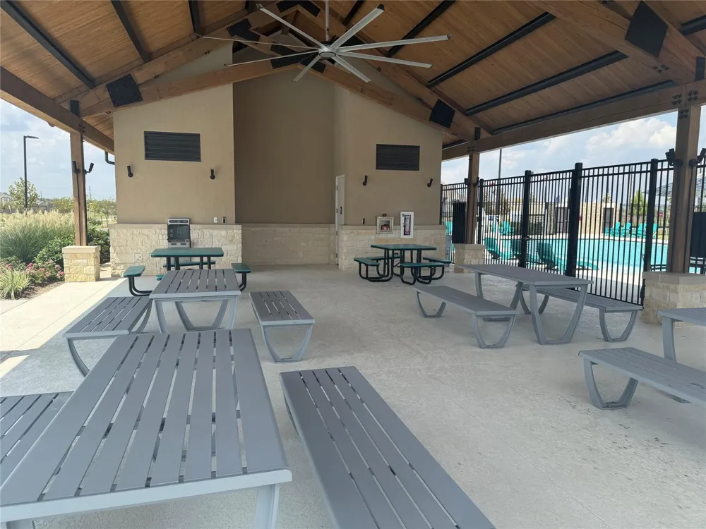 2527 Night Emerald Drive Rosharon, TX 77583