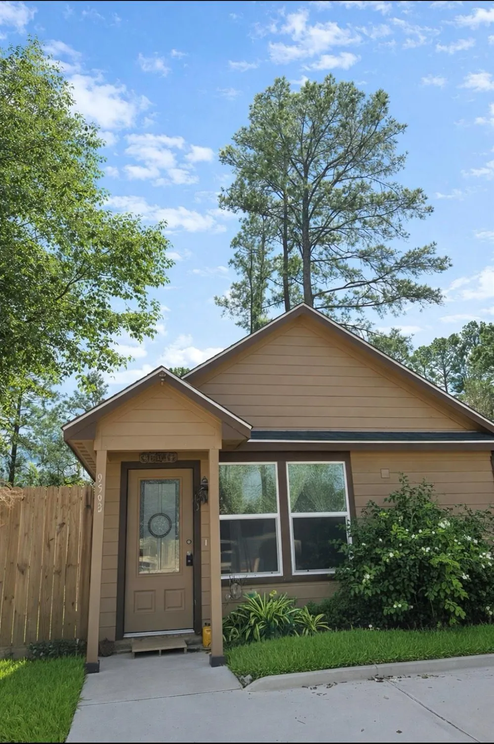 9593 Darkwood Willis, TX 77318