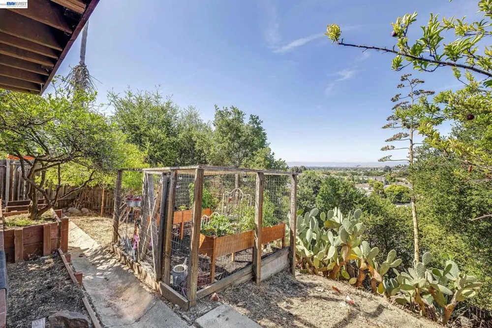 33027 Palmetto Drive Union City, CA 94587