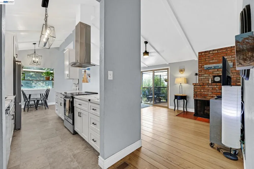 33027 Palmetto Drive Union City, CA 94587