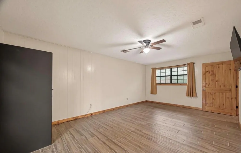 588 County Road 2307 Cleveland, TX 77327