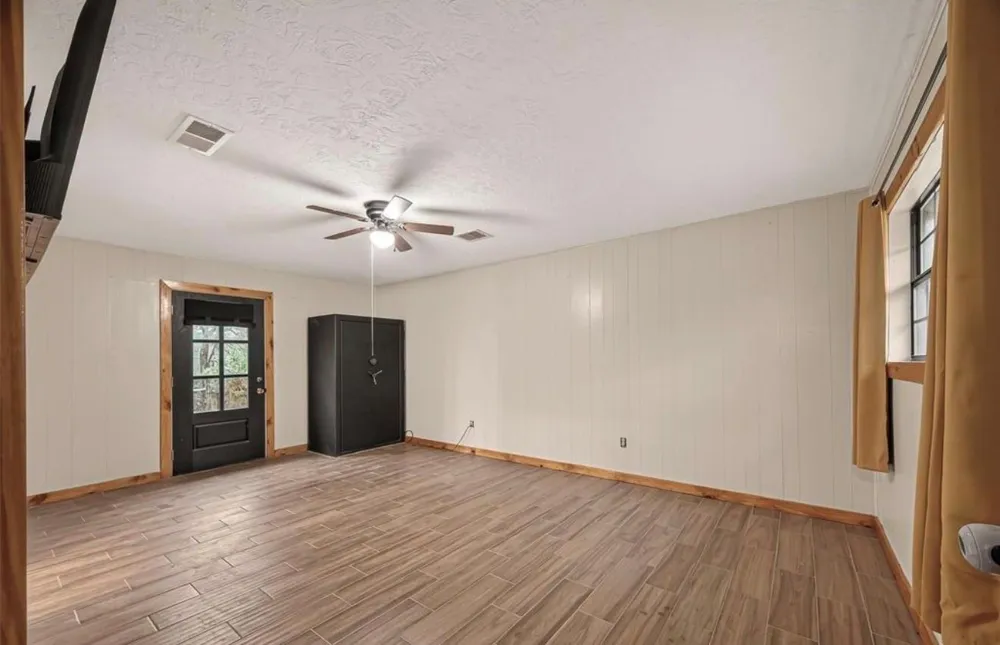 588 County Road 2307 Cleveland, TX 77327