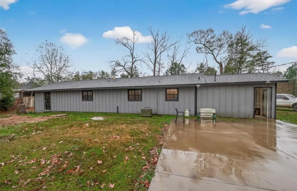 588 County Road 2307 Cleveland, TX 77327
