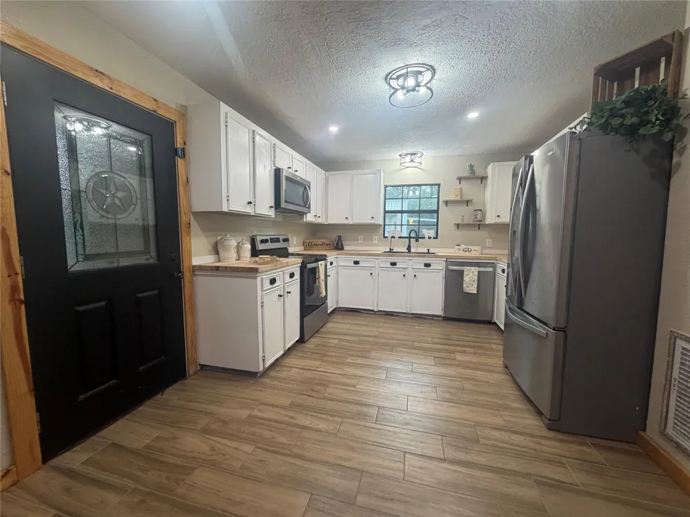 588 County Road 2307 Cleveland, TX 77327