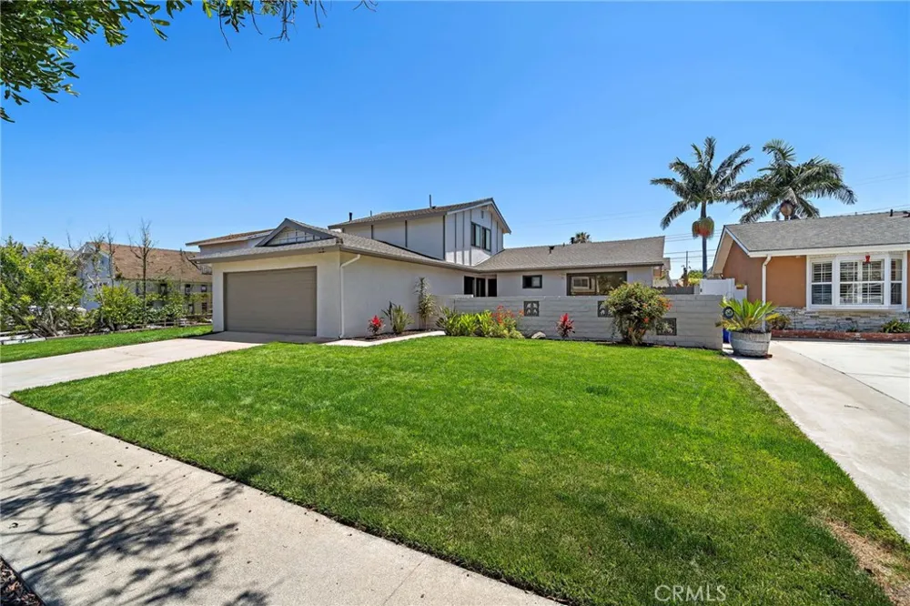 9404 El Blanco Fountain Valley, CA 92708