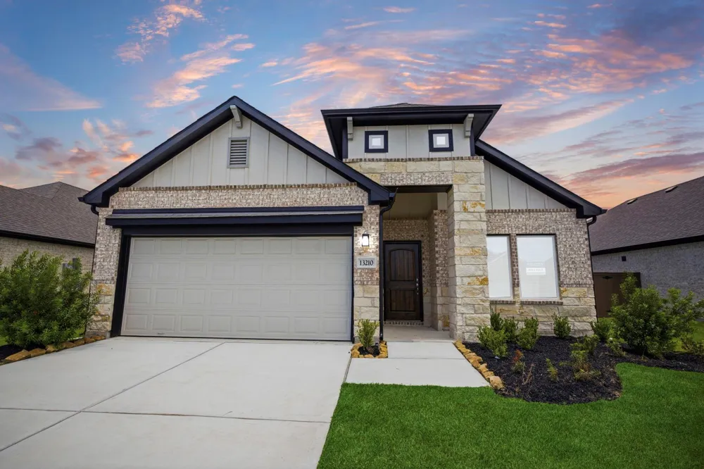 13318 Hayden Peak Drive Iowa Colony, TX 77583