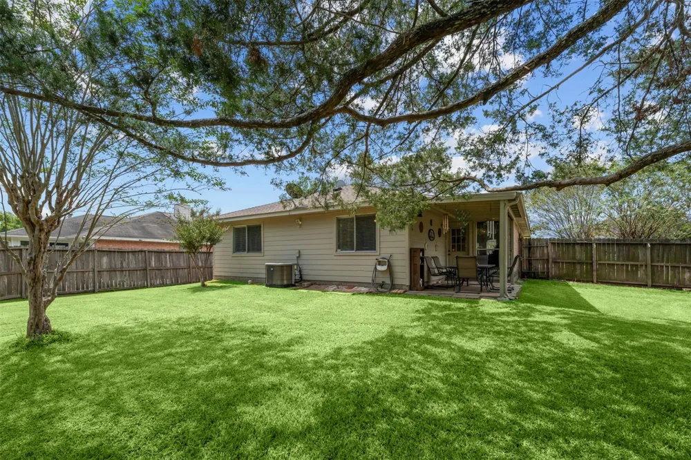 10614 Twin Circles Drive Montgomery, TX 77356