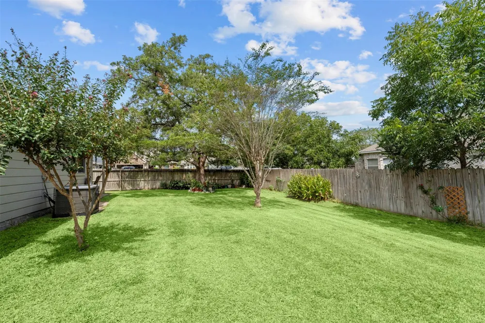 10614 Twin Circles Drive Montgomery, TX 77356