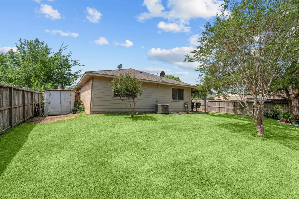 10614 Twin Circles Drive Montgomery, TX 77356